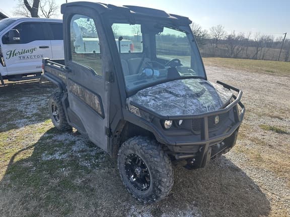 Image of John Deere XUV 835R equipment image 3