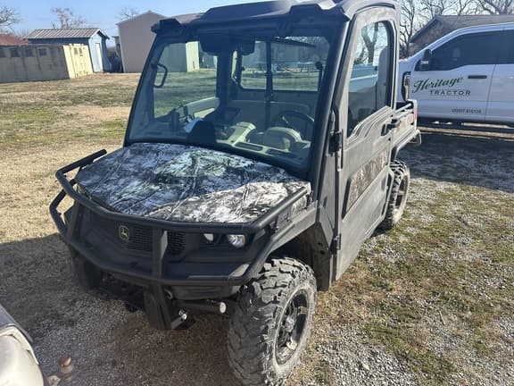 Image of John Deere XUV 835R equipment image 1