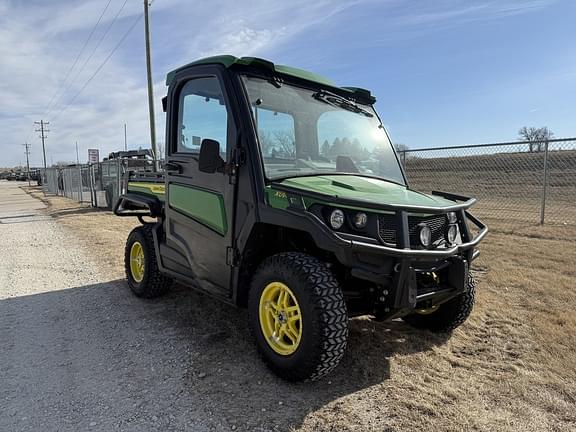 Image of John Deere XUV 835R equipment image 4