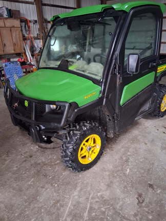 Image of John Deere XUV 835R Primary image