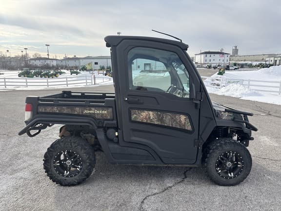 Image of John Deere XUV 835R equipment image 3