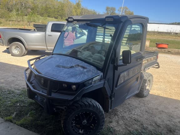 Image of John Deere XUV 835R Primary image