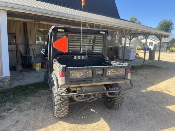 Image of John Deere XUV 835R equipment image 4