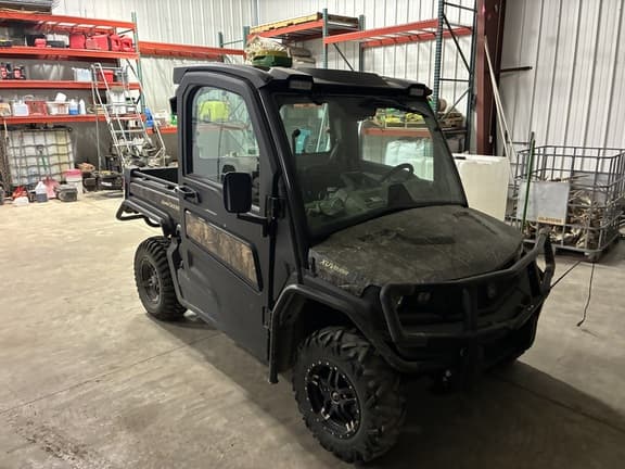 Image of John Deere XUV 835R equipment image 1