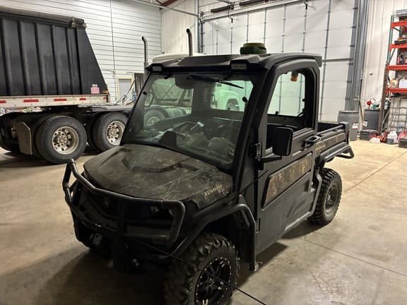 Image of John Deere XUV 835R equipment image 2
