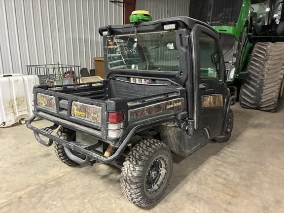 Image of John Deere XUV 835R equipment image 4