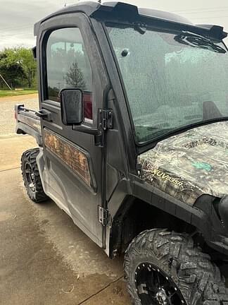 Image of John Deere XUV 835R equipment image 2
