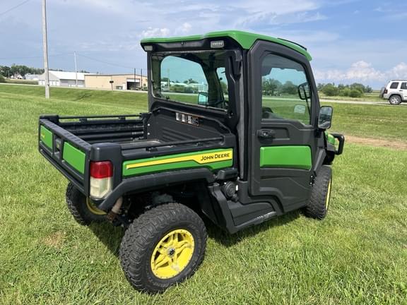 Image of John Deere XUV 835R equipment image 3