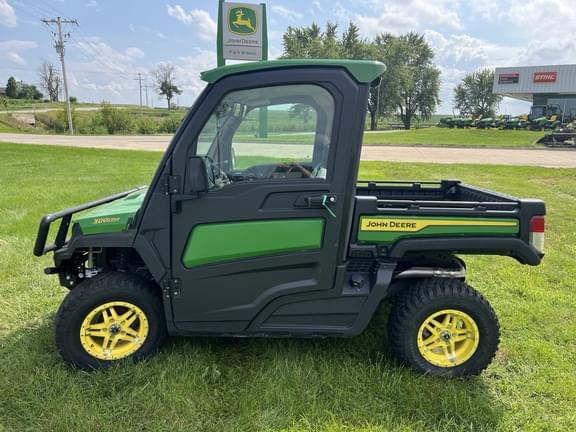 Image of John Deere XUV 835R equipment image 1