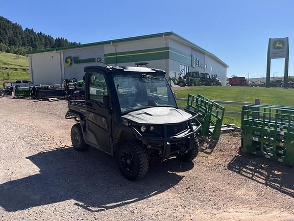 Image of John Deere XUV 835R Primary image