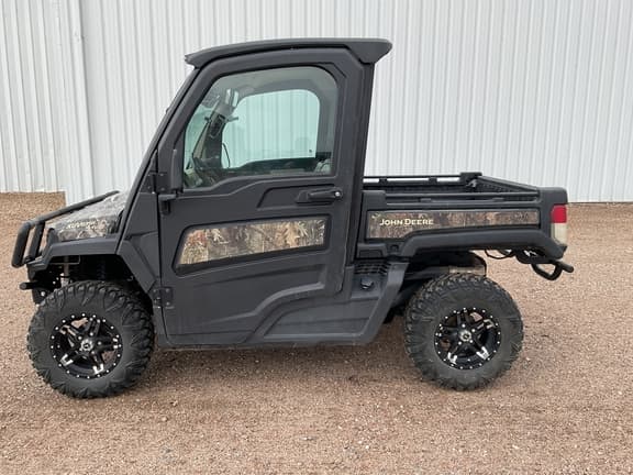 Image of John Deere XUV 835R equipment image 1
