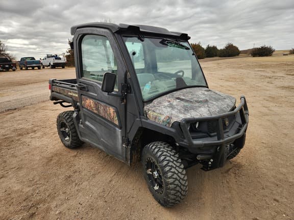 Image of John Deere XUV 835R equipment image 2