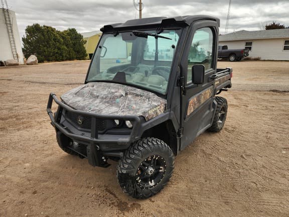 Image of John Deere XUV 835R equipment image 3