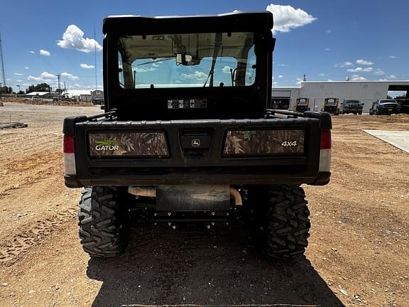 Image of John Deere XUV 835R equipment image 3