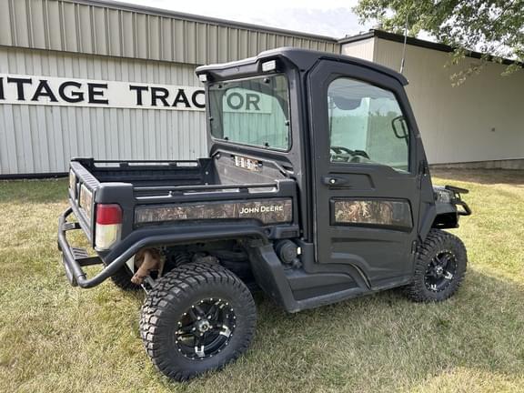 Image of John Deere XUV 835R equipment image 3