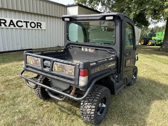Image of John Deere XUV 835R equipment image 4