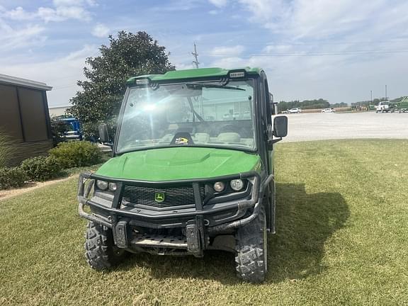 Image of John Deere XUV 835R equipment image 1