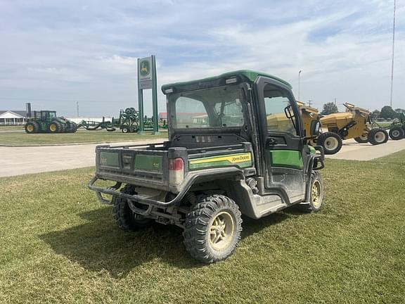 Image of John Deere XUV 835R equipment image 3