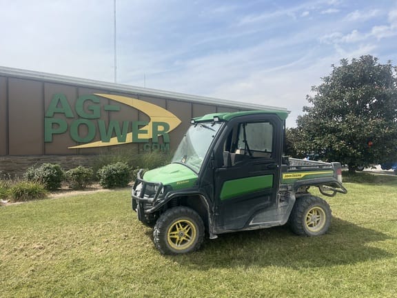 2021 John Deere XUV 835R Equipment Image0