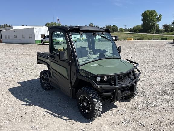 Image of John Deere XUV 835R equipment image 1