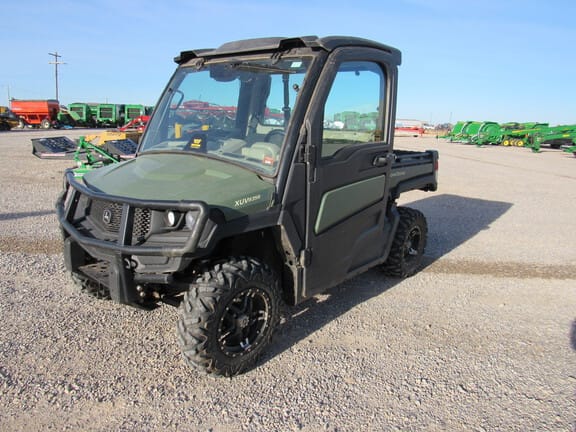 Main image John Deere XUV 835R