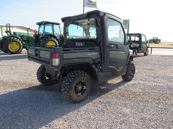 Image of John Deere XUV 835R equipment image 4