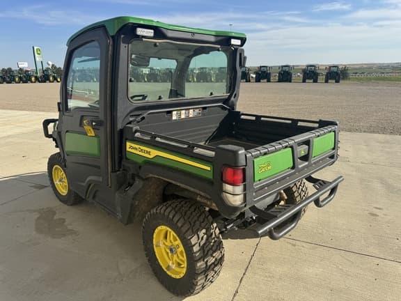 Image of John Deere XUV 835R equipment image 1