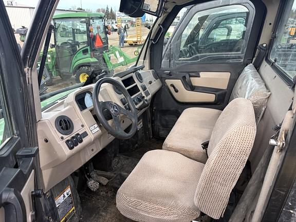 Image of John Deere XUV 835R equipment image 3