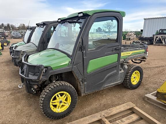 Image of John Deere XUV 835R equipment image 1