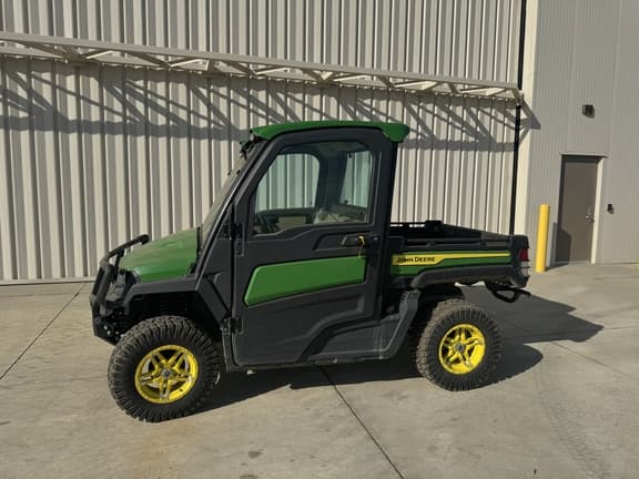 Image of John Deere XUV 835R equipment image 2