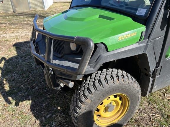 2021 John Deere XUV 835R Equipment Image0