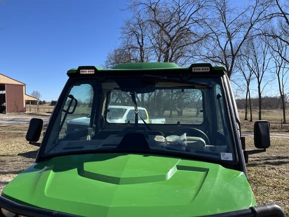 Image of John Deere XUV 835R equipment image 1