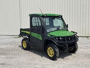 2021 John Deere XUV 835R Image