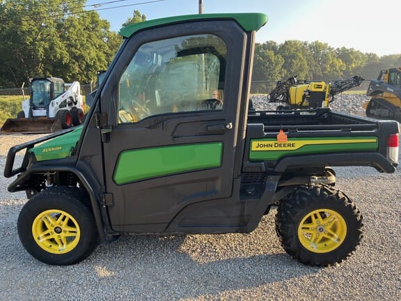 2021 John Deere XUV 835R Equipment Image0