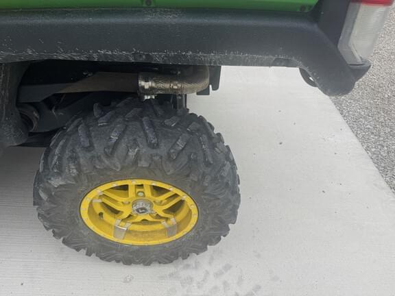 Image of John Deere XUV 835R equipment image 2