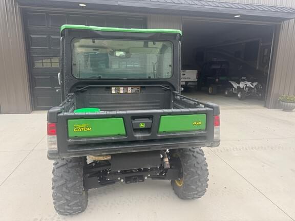 Image of John Deere XUV 835R equipment image 1