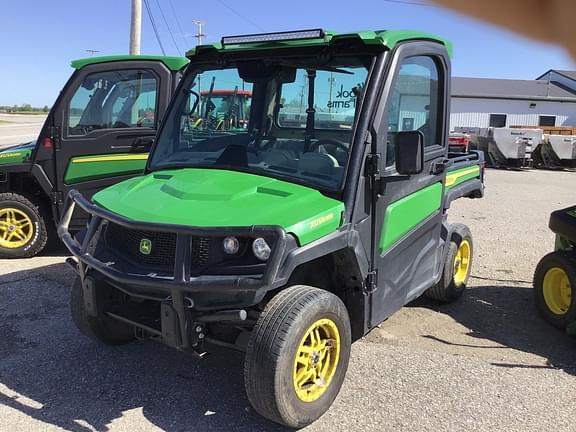 Image of John Deere XUV 835R equipment image 1