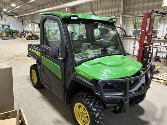 Image of John Deere XUV 835R equipment image 1