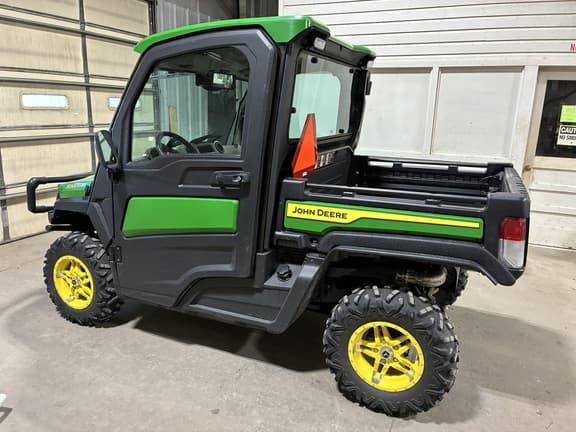 Image of John Deere XUV 835R equipment image 2