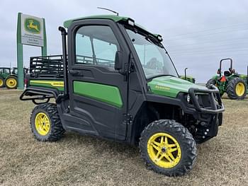 2021 John Deere XUV 835R Equipment Image0