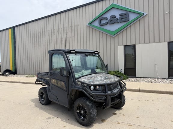 2021 John Deere XUV 835R Equipment Image0