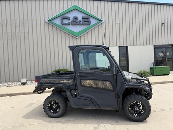 Image of John Deere XUV 835R equipment image 1