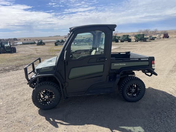 Image of John Deere XUV 835R equipment image 4
