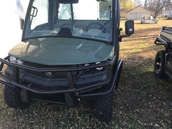 2021 John Deere XUV 835R Equipment Image0