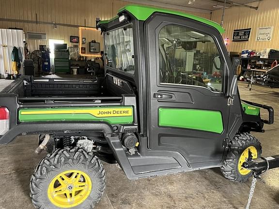 Image of John Deere XUV 835R equipment image 1