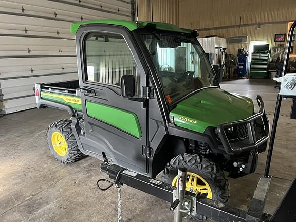 Image of John Deere XUV 835R equipment image 4