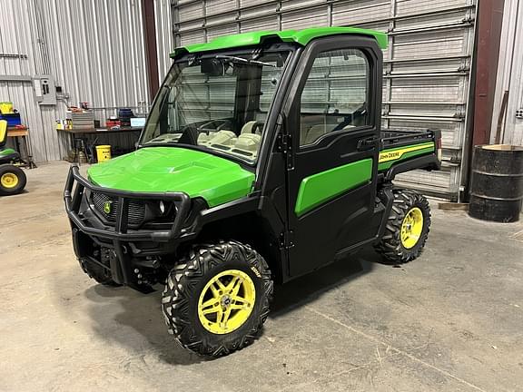 Image of John Deere XUV 835R equipment image 1