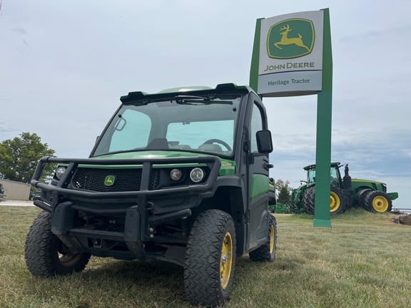 2021 John Deere XUV 835R Equipment Image0