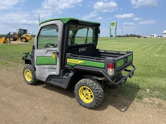 Image of John Deere XUV 835R equipment image 3