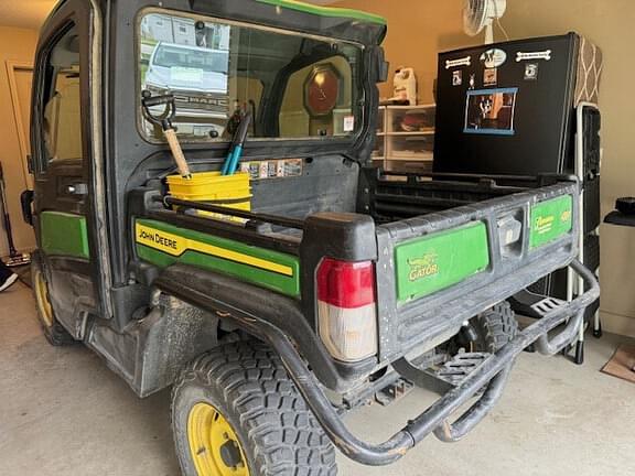Image of John Deere XUV 835R equipment image 1